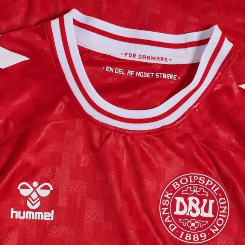 Camisa Dinamarca 24/25 Home Torcedor Masculino